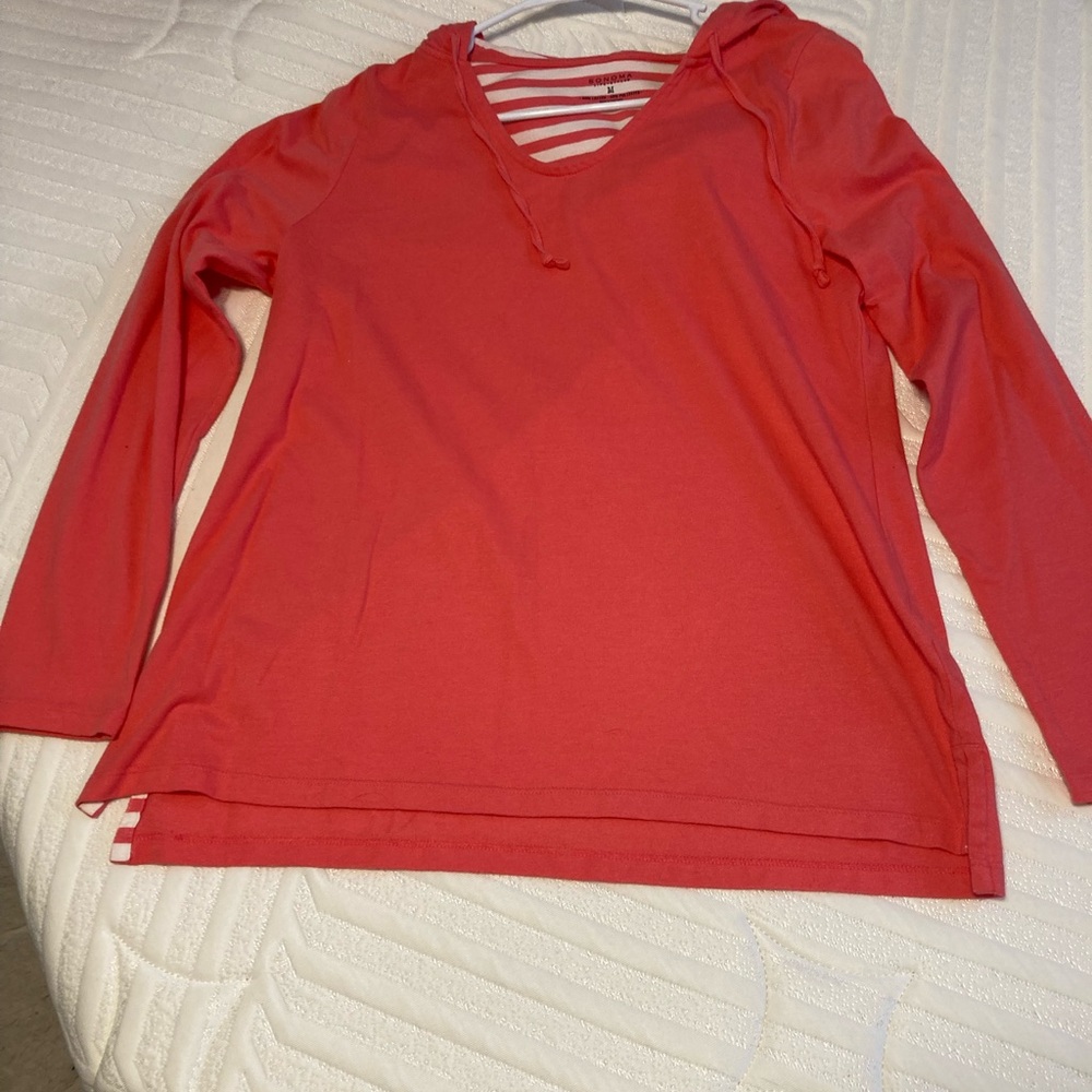 Women's Coral V-Neck Long Sleeve Top